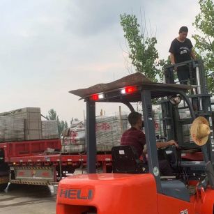 河池 黄金麻冰裂纹，地铺石装车