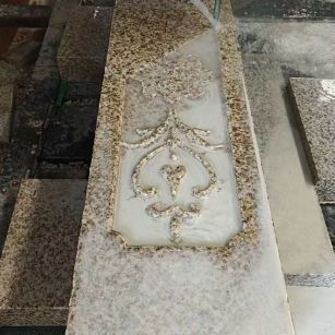 河池 黄金麻花岗岩异形加工雕刻栏杆大柱