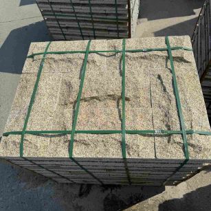 河池 黄金麻花岗岩石材自然面蘑菇石成品