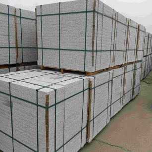 河池 白麻花岗岩石材荔枝面地铺石（300*600*50）