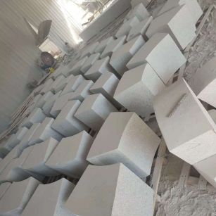 河池 白麻花岗岩异形坐凳