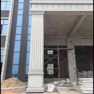 河池 芝麻白光面花岗岩门楼大柱（罗马柱）配雕花底座