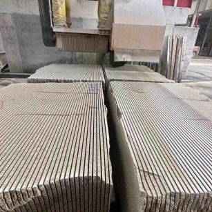 河池 车间生产日常，黄金麻白麻花岗岩