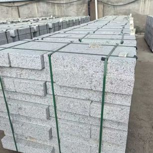 河池 白麻花岗岩路沿石，弧形路沿石，道牙石，马路牙子，界石，路缘石，平沿石，直岩石，平缘石等