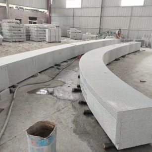 河池芝麻白花岗岩石板材 园林光面弧形坐凳