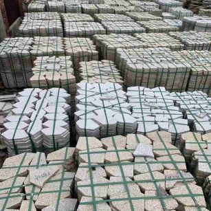 河池 黄金麻白麻花岗岩荔枝面地铺石(冰裂纹)