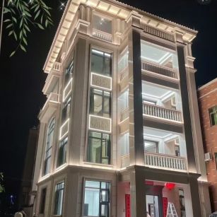 河池 芝麻白花岗岩别墅外墙夜间效果