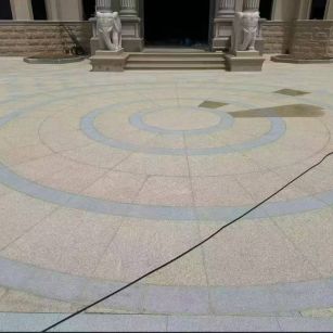 河池 黄金麻芝麻灰花岗岩石材地铺拼接效果