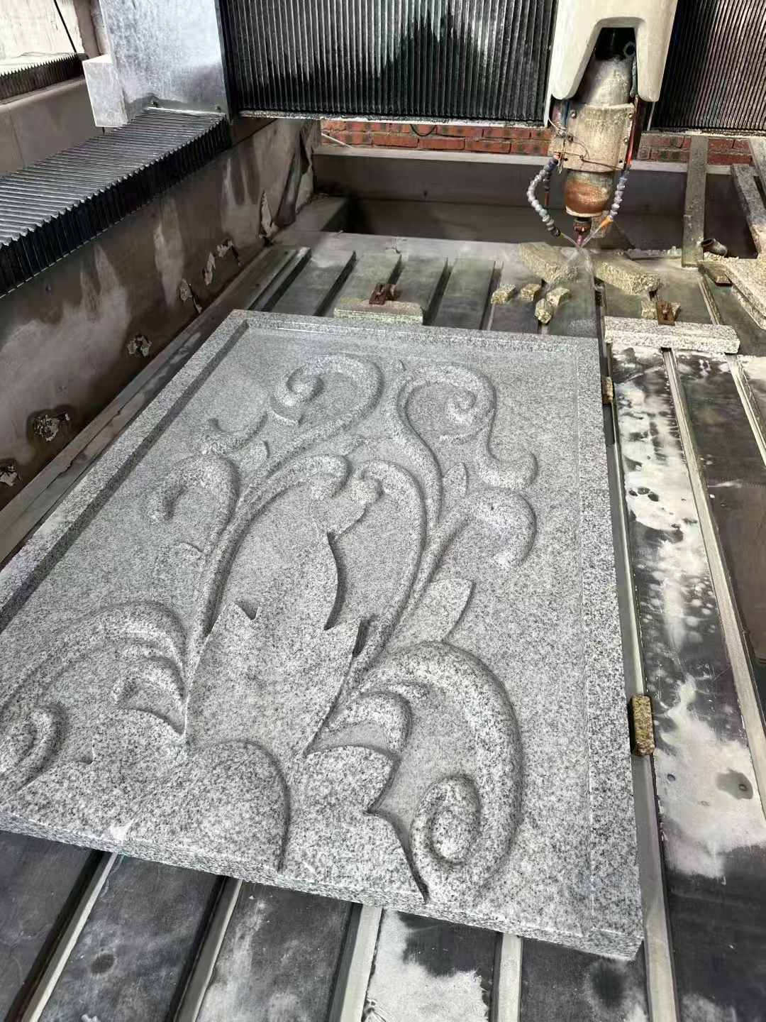 河池 白麻别墅干挂雕花板