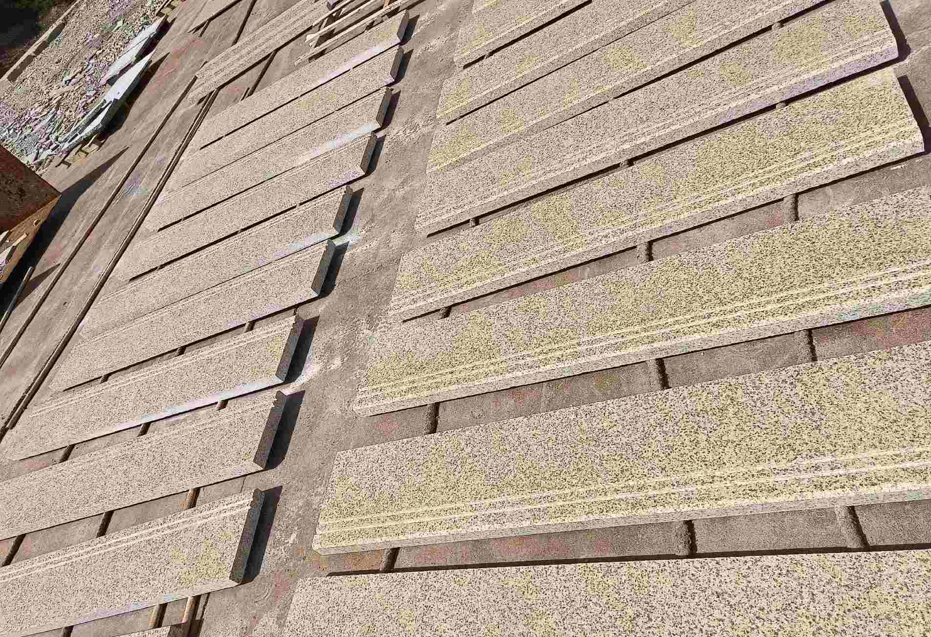 河池 黄金麻花岗岩光面楼梯踏步