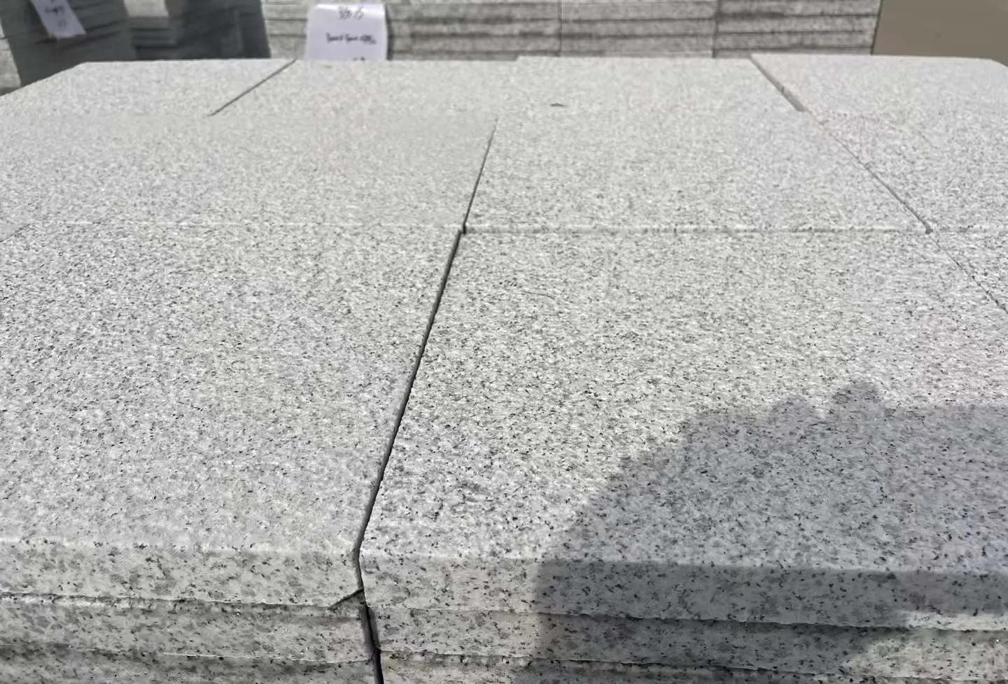 河池 白麻花岗岩石材推荐 荔枝面地铺石