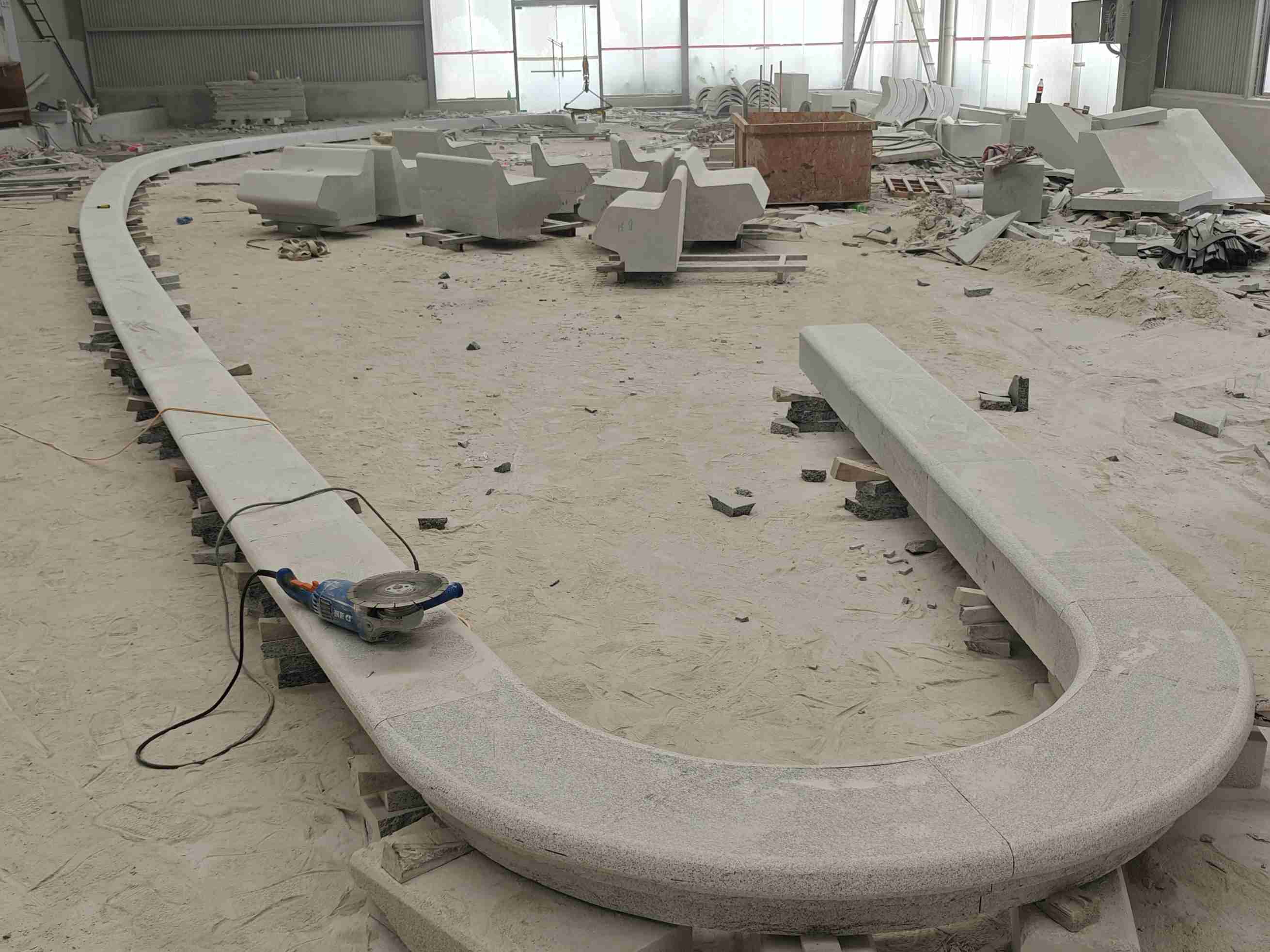 河池 芝麻白花岗岩弧形花坛石，坐凳石