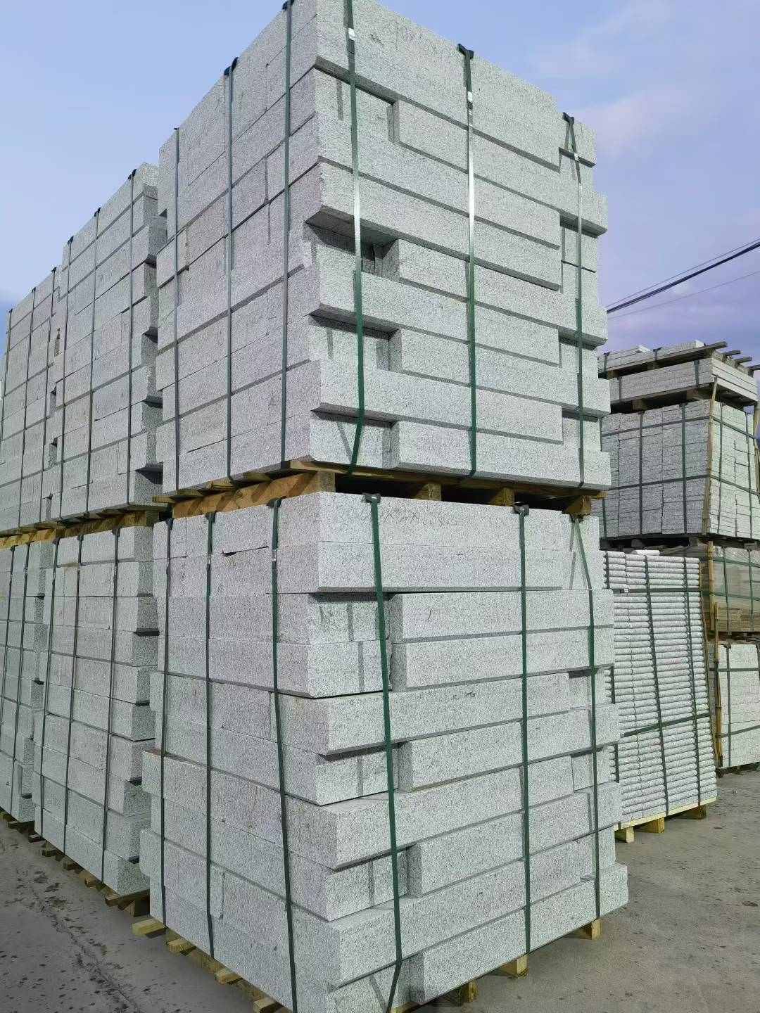 河池 芝麻白花岗岩路沿石，路缘石，路肩石，道牙，立缘石，马路牙子，街沿石，侧石等