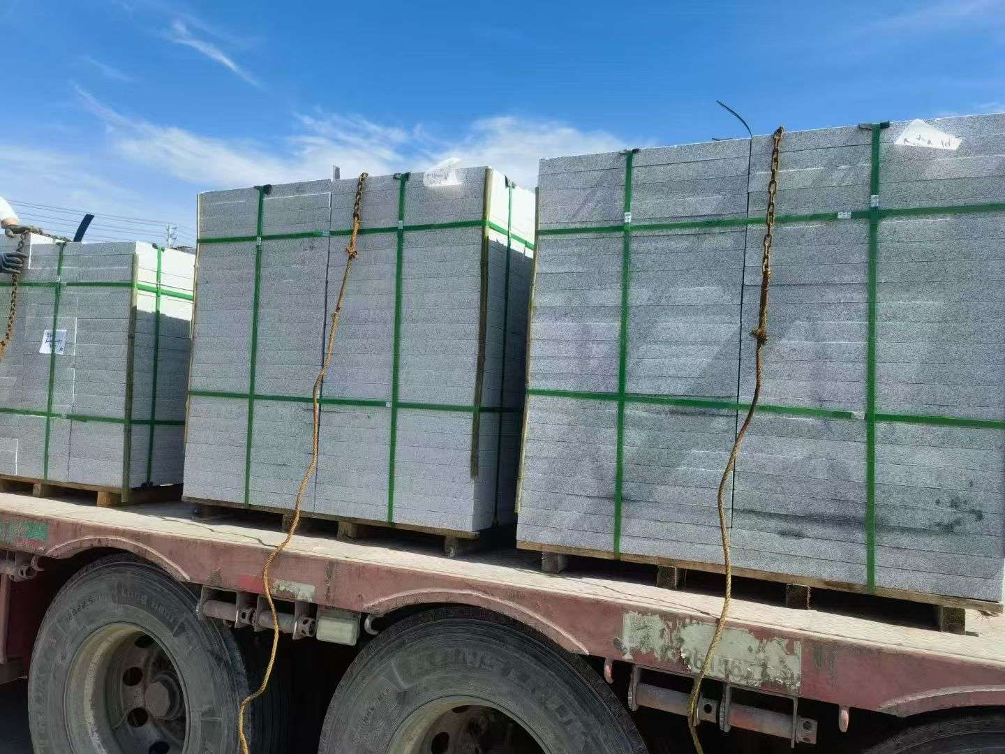 河池 芝麻白花岗岩地铺石装车日常