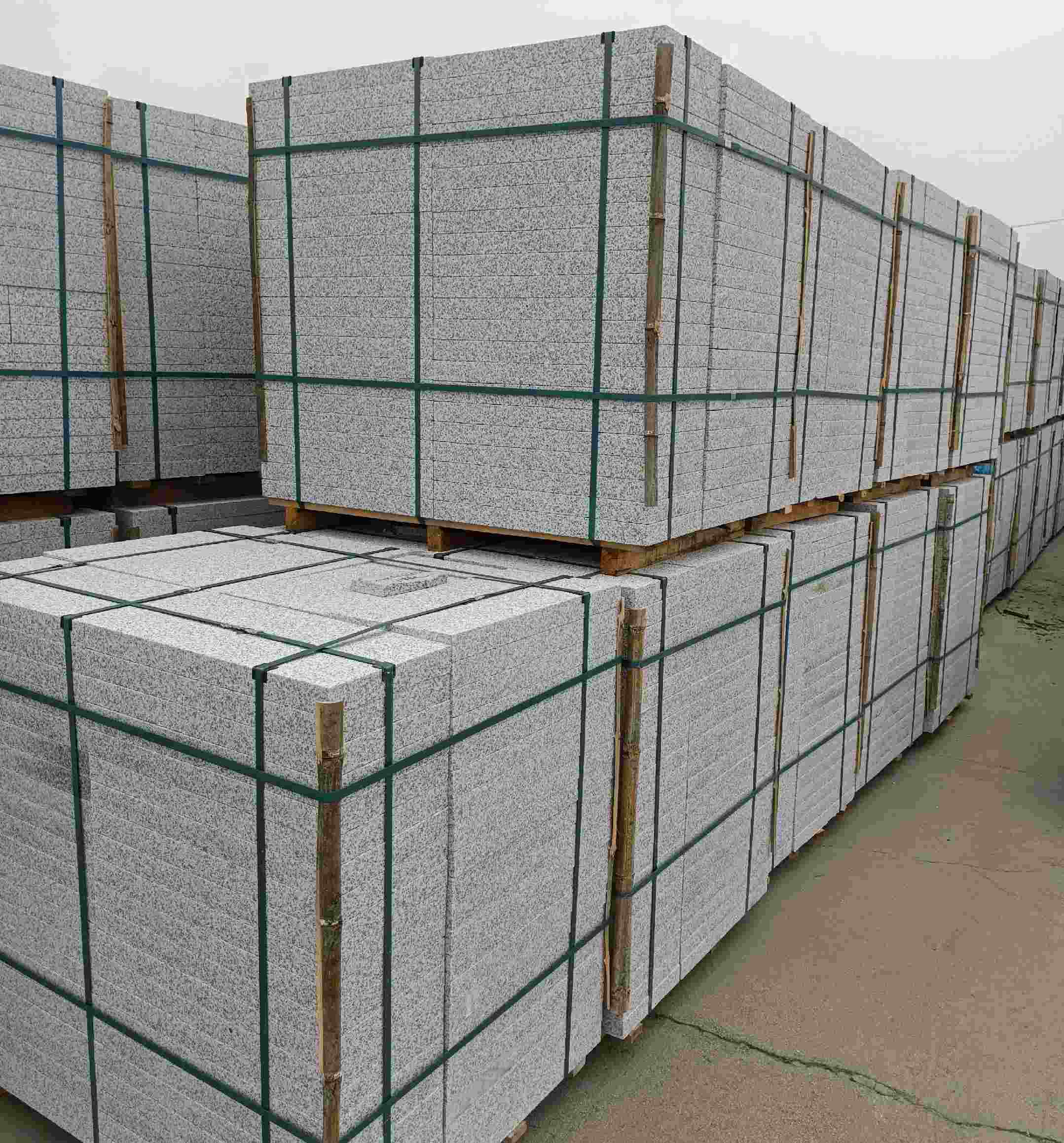 河池 白麻花岗岩石材荔枝面地铺石（300*600*50）