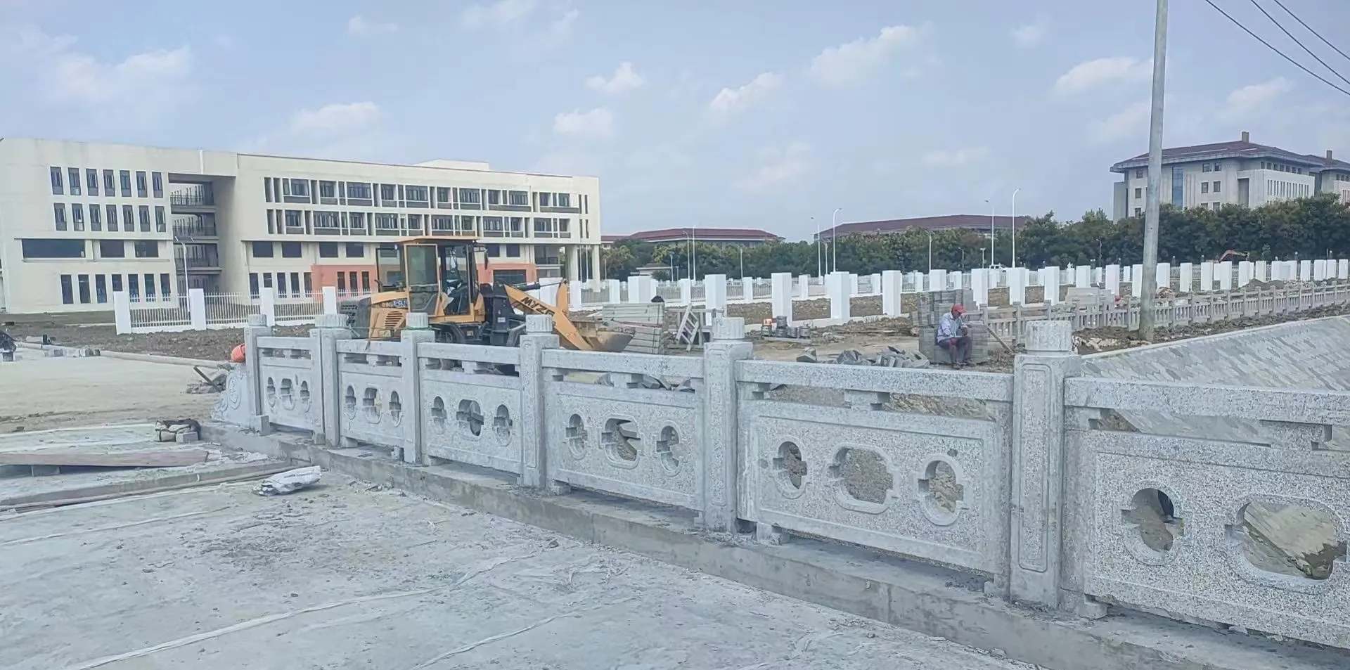 河池 白麻花岗岩荔枝面河道栏杆