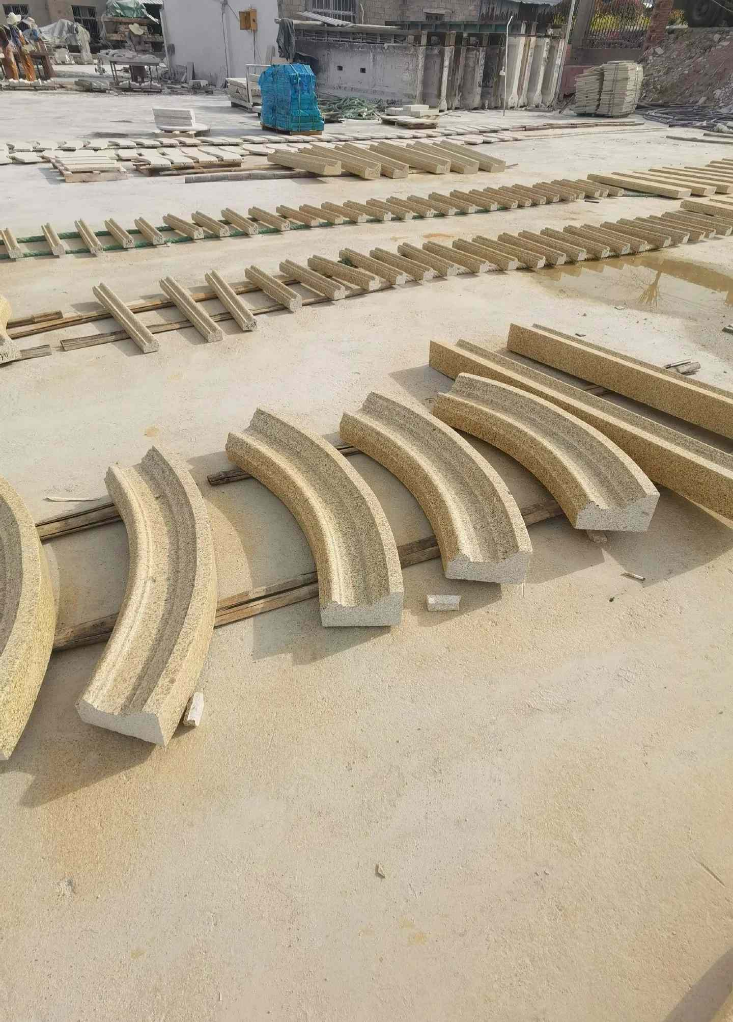 河池 黄金麻花岗岩别墅线条