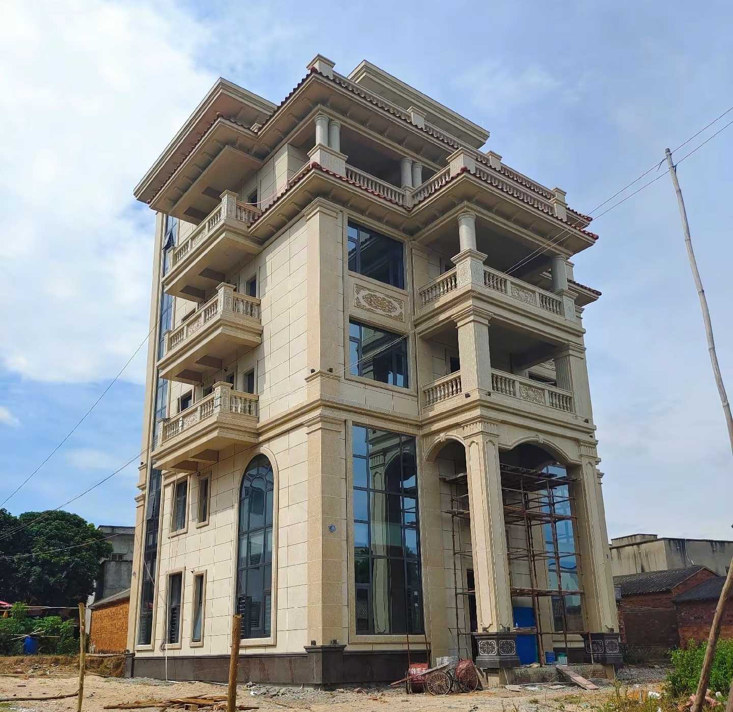 河池 黄金麻花岗岩石材别墅外墙干挂搭配（雕花栏杆花瓶柱门楼罗马柱）