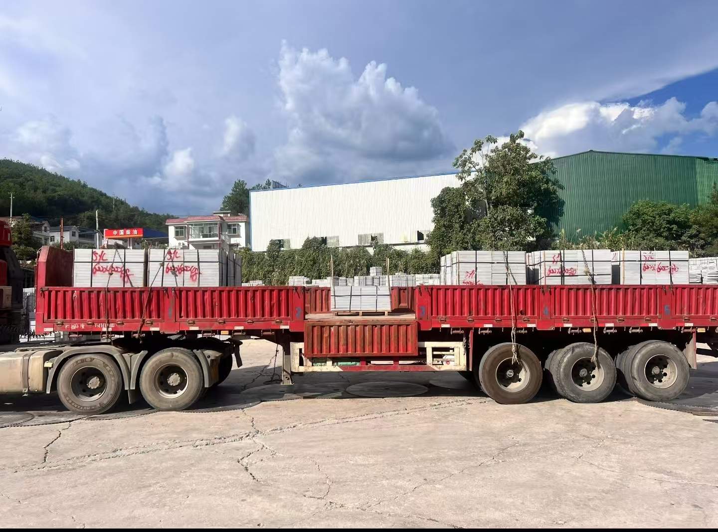 河池 芝麻灰花岗岩地铺石出货日常