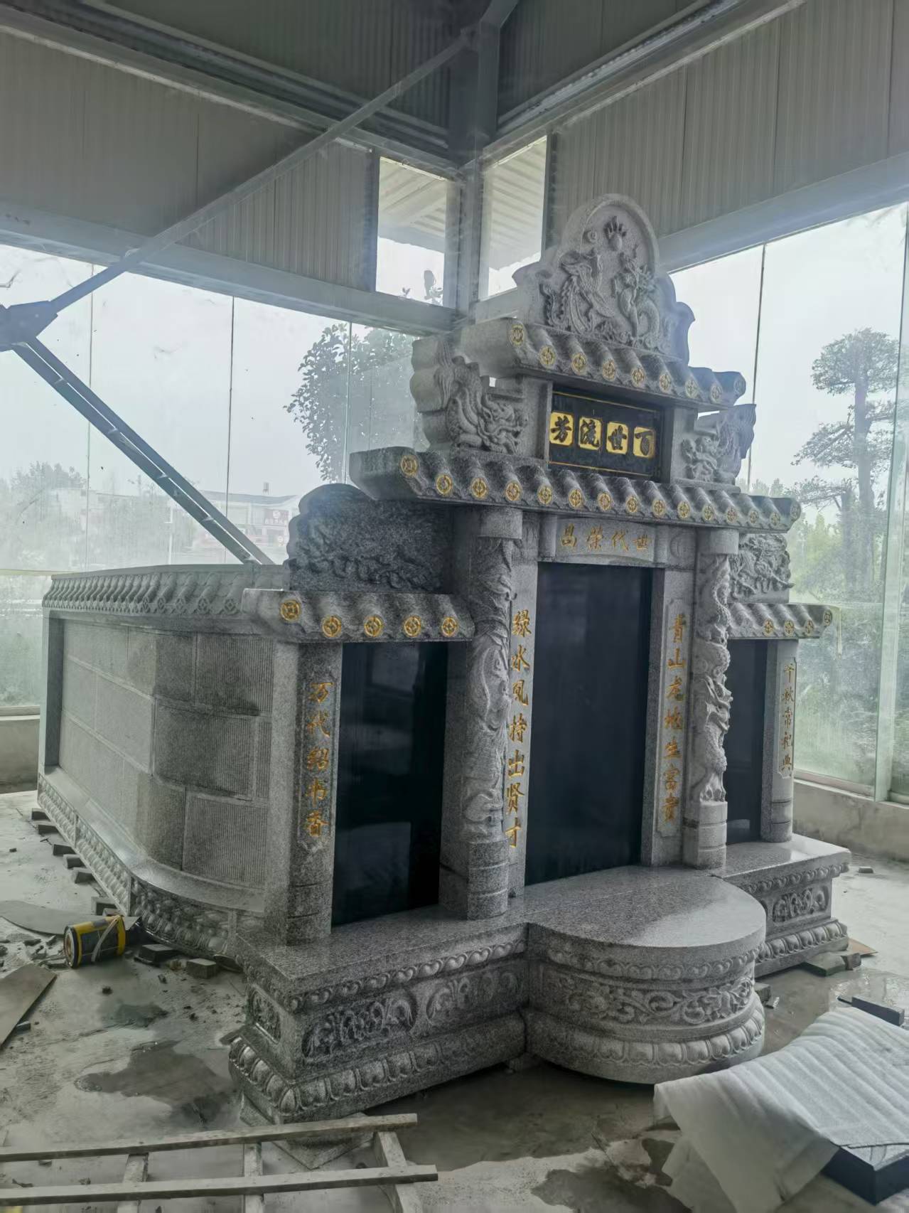 河池 芝麻白墓碑效果展示图