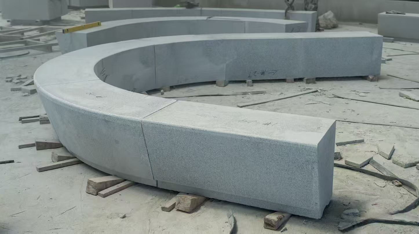 河池 芝麻白花岗岩光面弧形坐凳