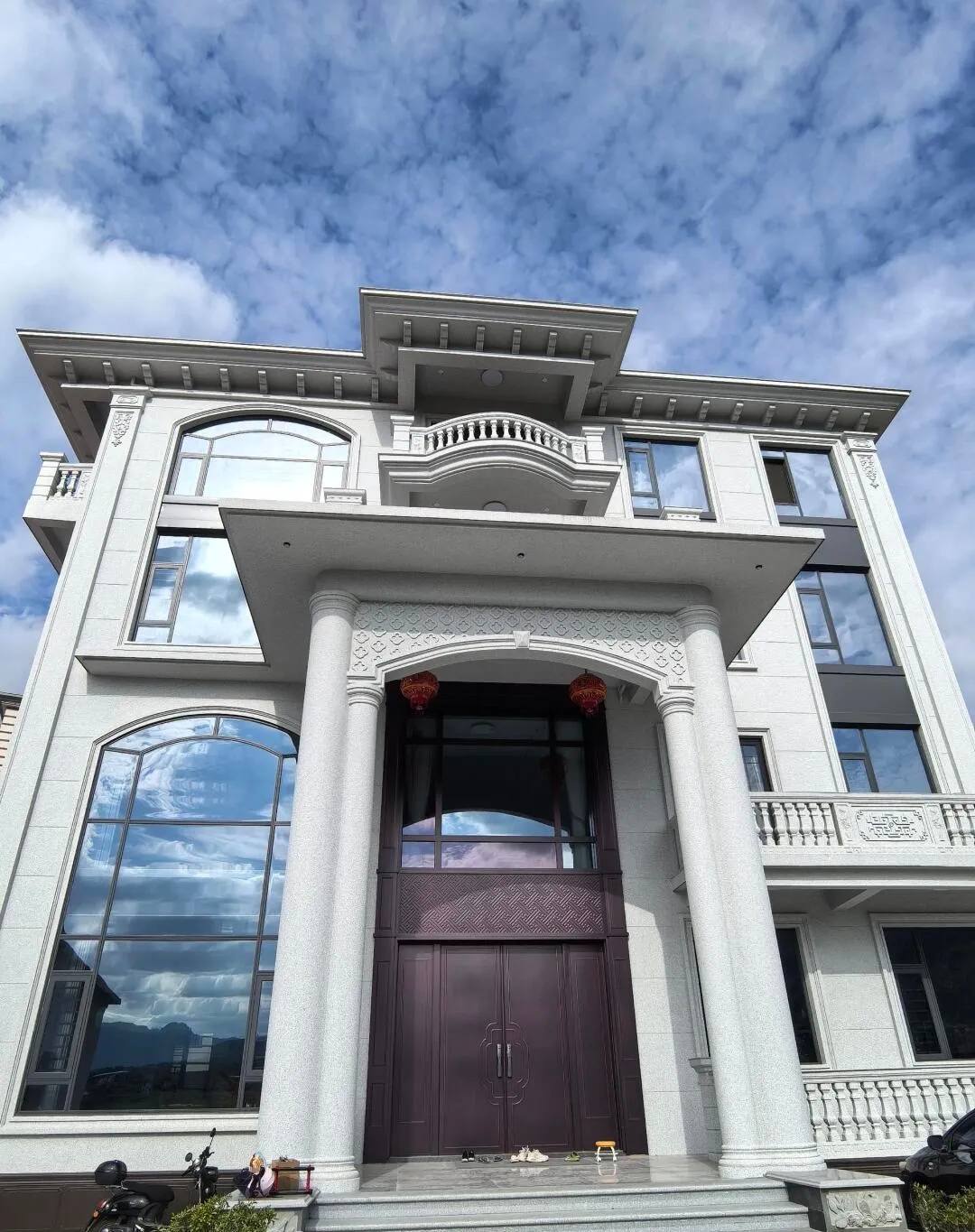 河池白麻别墅外墙干挂石材效果示例