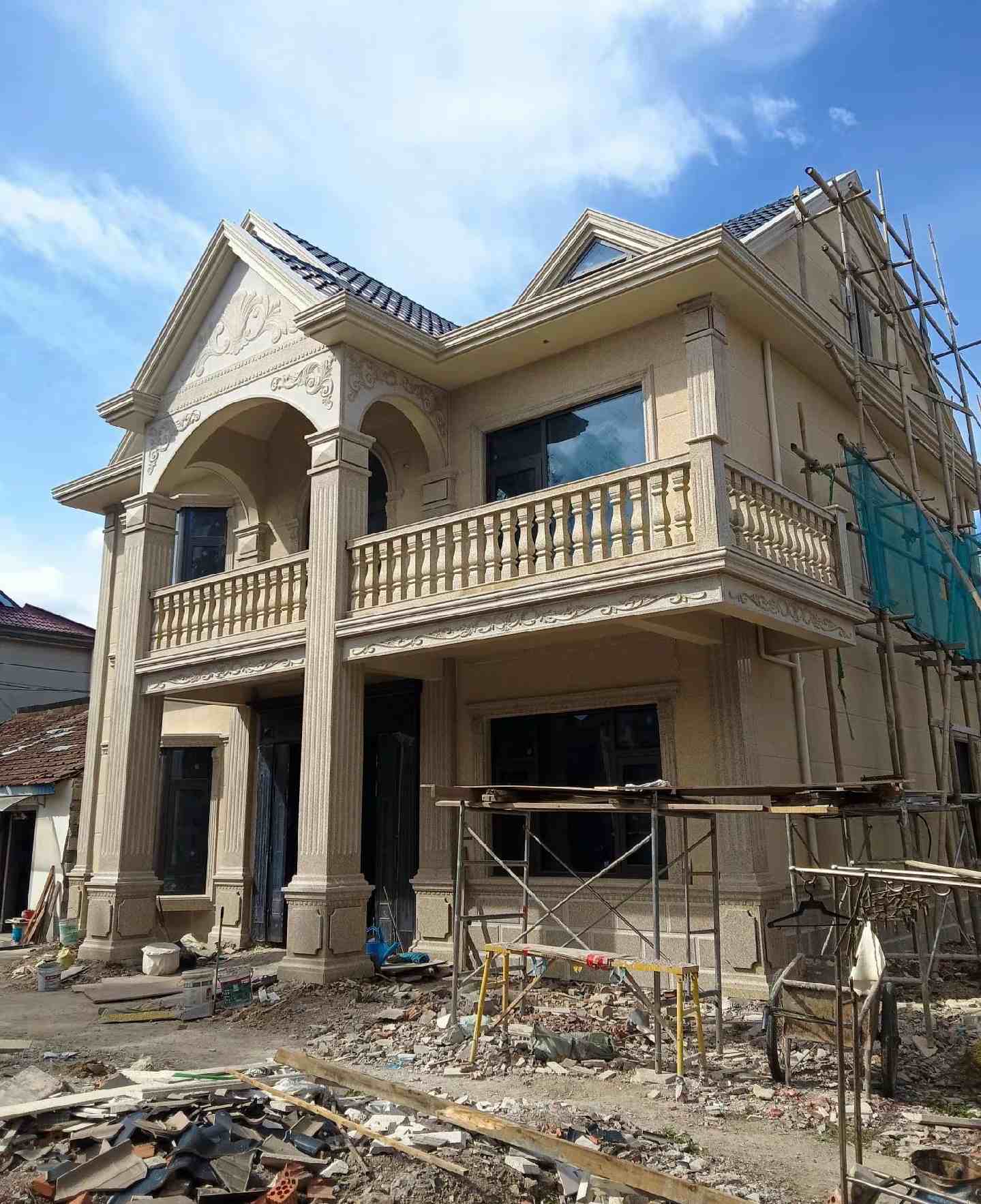 河池 黄金麻花岗岩石材私人别墅雕花门楼柱阳台栏杆