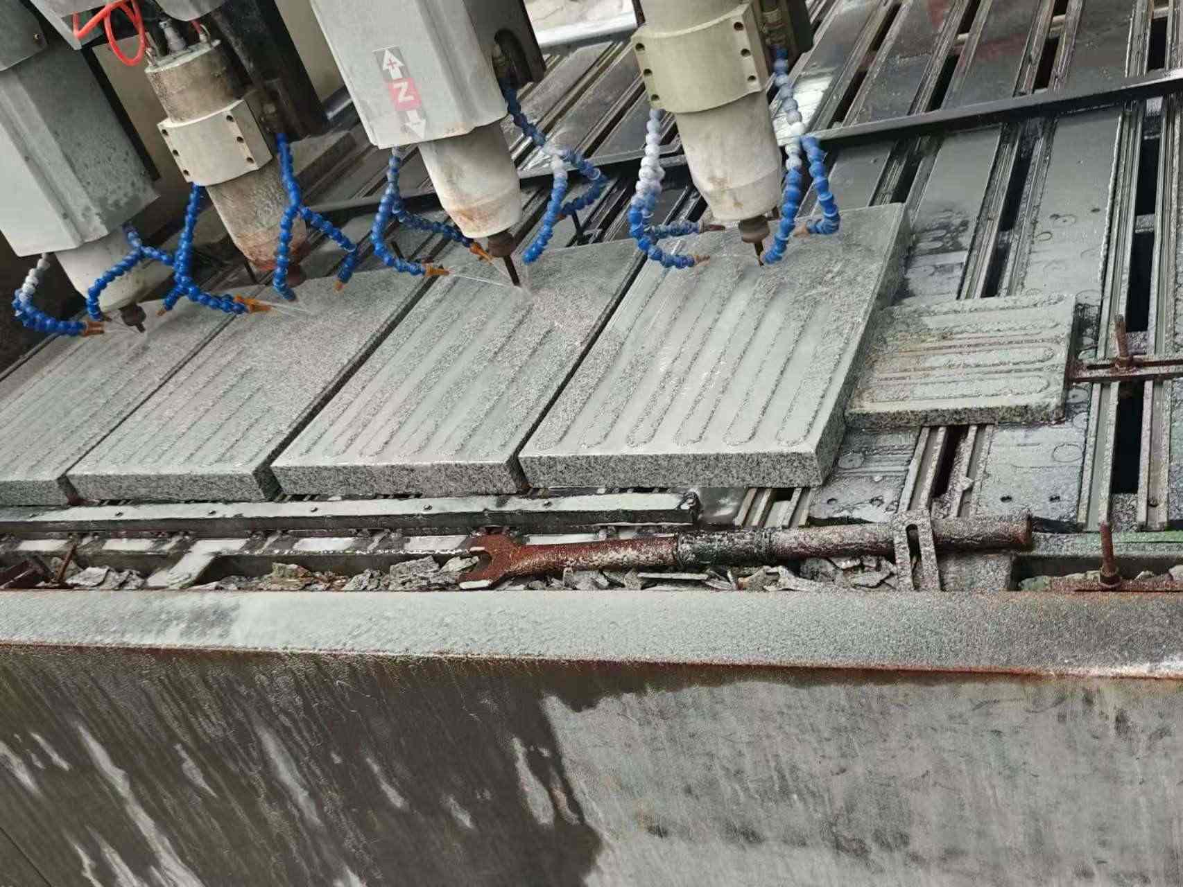 河池 芝麻白花岗岩荔枝面盲道雕刻