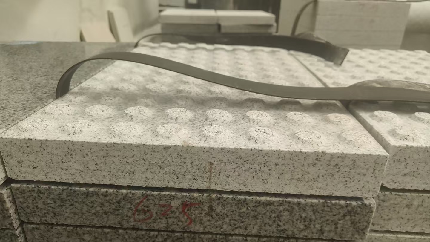 河池 芝麻白花岗岩6.0公分荔枝面五轴加工雕刻盲点