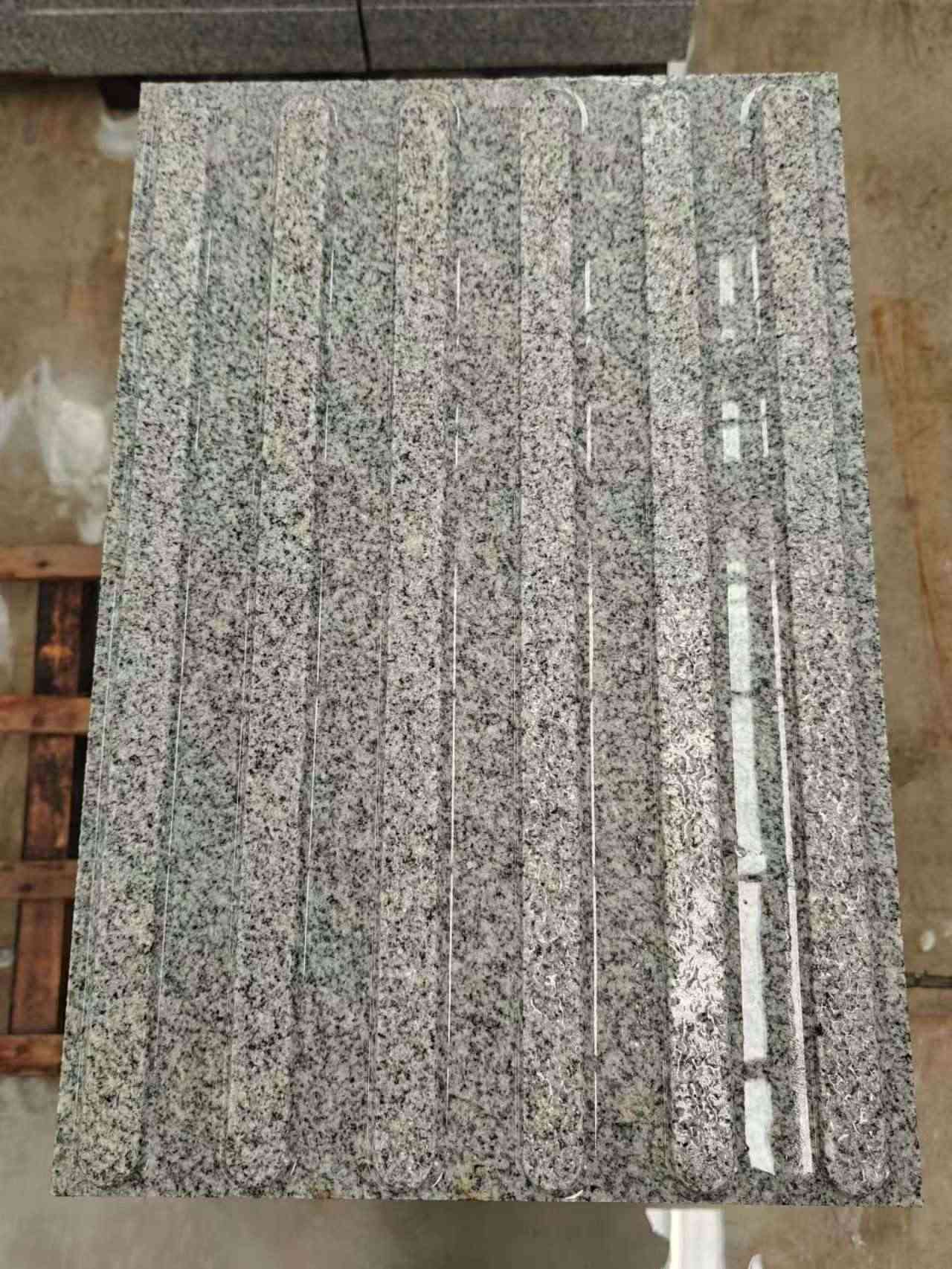 河池 芝麻白花岗岩荔枝面雕刻盲道，盲条