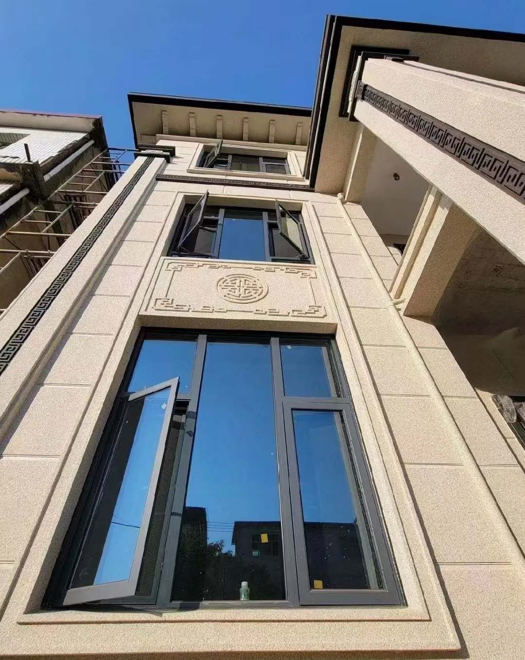 河池 黄金麻荔枝面别墅外墙干挂效果展示