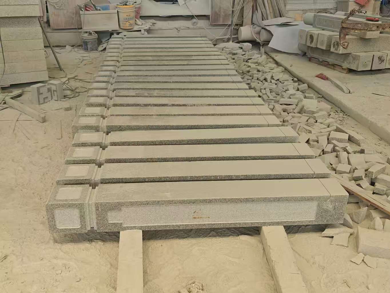 河池 芝麻白异形加工雕刻-栏杆大柱，方柱