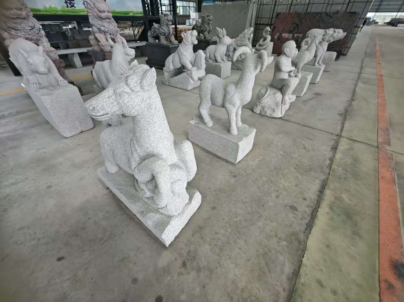 河池 芝麻白花岗岩造型立体雕刻——十二生肖