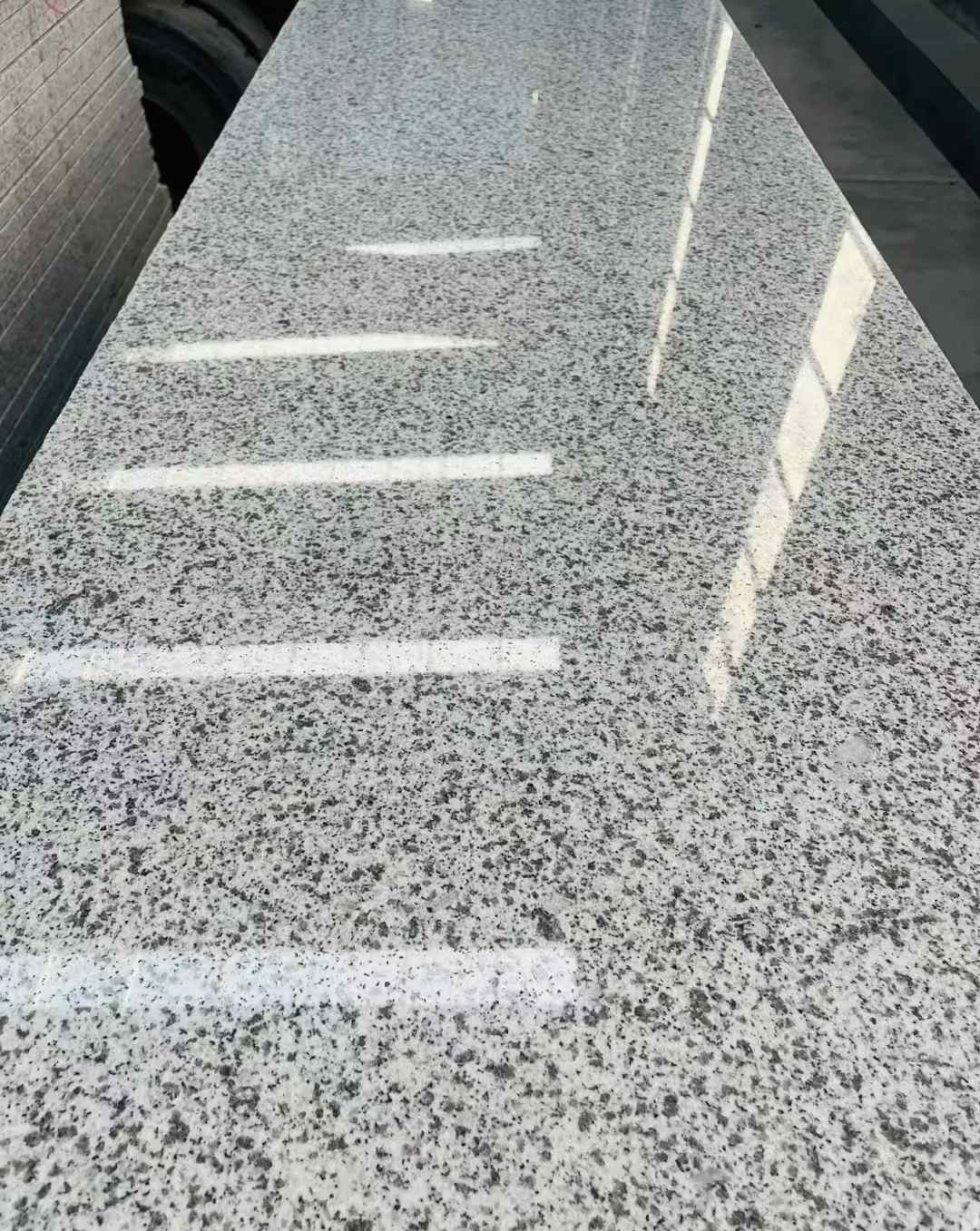 河池 白麻花岗岩光面毛板